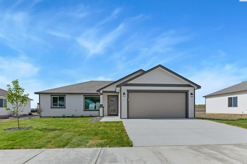 4210 Road 104, Pasco, WA, 99301-6930 | Card Image