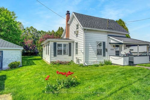 {{alt}} | Card Image