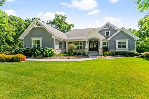 23 Retreat Ct, South Elgin, IL, 60124-8576 | Card Image