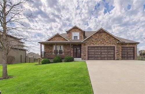1230 Hillmann Ln, Warrensburg, MO, 64093-7895 | Card Image