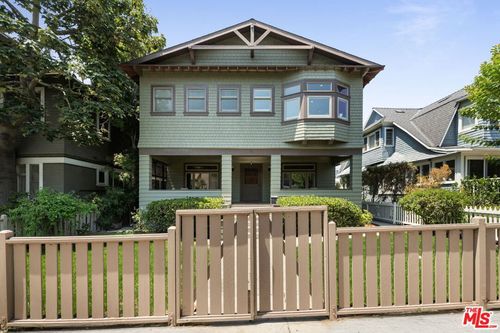 21 Park Ave, Venice, CA, 90291-3222 | Card Image