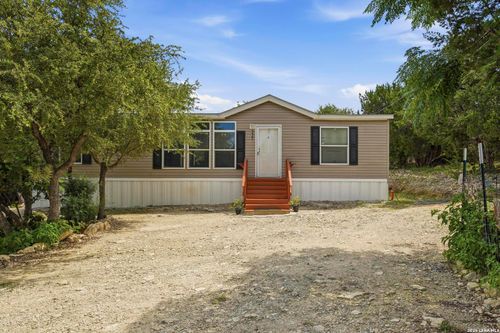 327 Lost Antler Dr, Canyon Lake, TX, 78133-3863 | Card Image