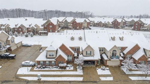 7779 Ambassador Dr, Shelby Twp, MI, 48316-5366 | Card Image