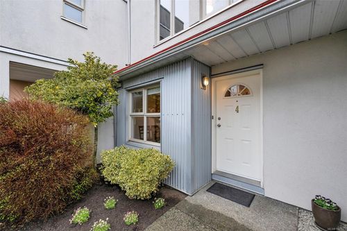 4-930 North Park St, Victoria, BC, V8T1C6 | Card Image