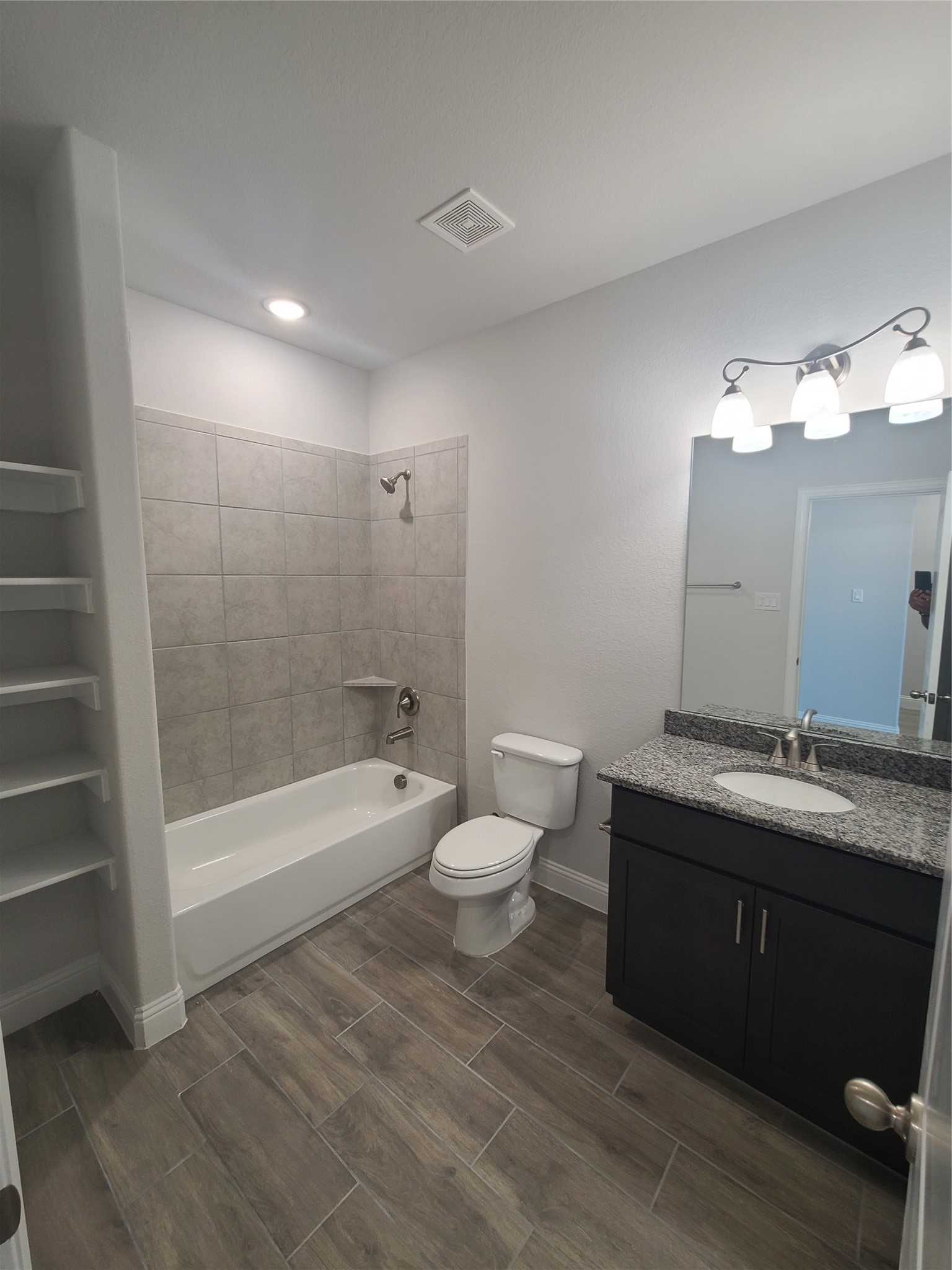 Residential Lease in Justin 5