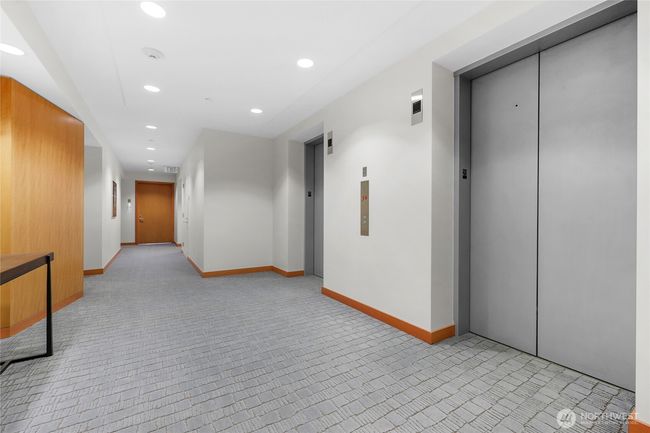 Wisk up to the 20th floor wo your unit! | Image 6