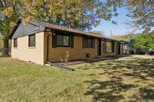 241 Raleigh Pl, Lennon, MI, 48449-9604 | Card Image