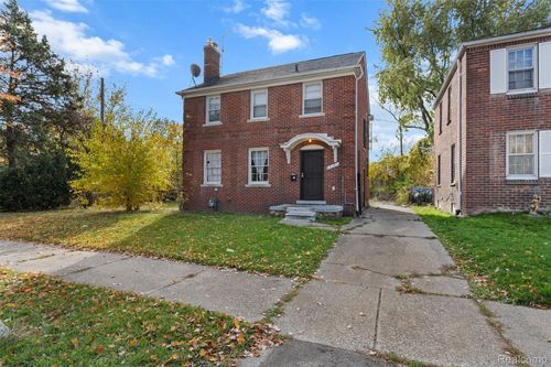 15082 Hazelridge St, Detroit, MI, 48205-3626 | Card Image