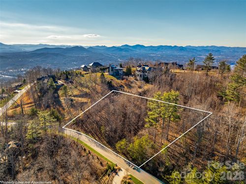 167 Summit Tower Cir, Asheville, NC, 28804-6405 | Card Image