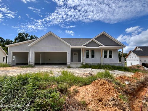 103 Lucky Ln, Pikeville, NC, 27863-6000 | Card Image