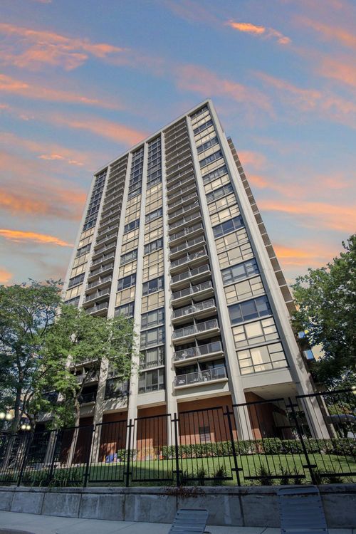 unit-2406-2605 S Indiana Ave, Chicago, IL, 60616-2880 | Card Image