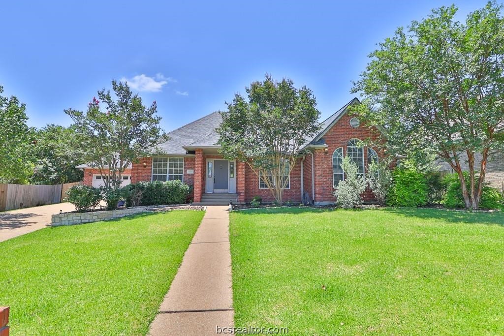 Oakmont Cir, College Station, TX 77845