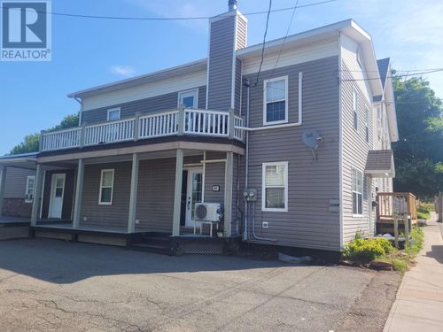 65 Douglas St, Charlottetown, PE, C1A2J4 | Card Image