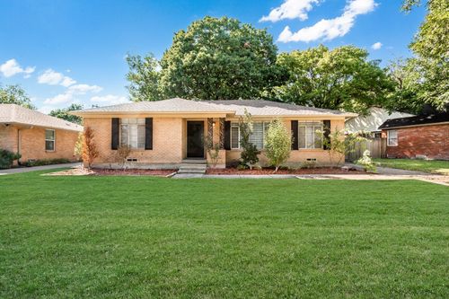 511 Classen Dr, Dallas, TX, 75218-1727 | Card Image