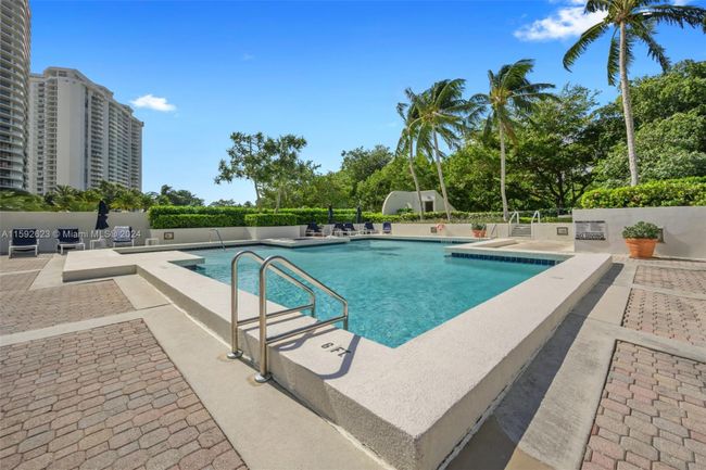 903 - 4000 Island Blvd, Condo with 2 bedrooms, 2 bathrooms and null parking in Aventura FL | Image 23