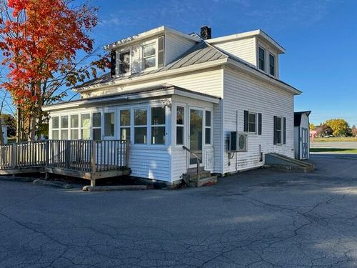 42 Champlain St, Rouses Point, NY, 12979-1507 | Card Image