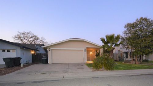 539 Jamie Court, Rio Linda, CA, 95673 | Card Image