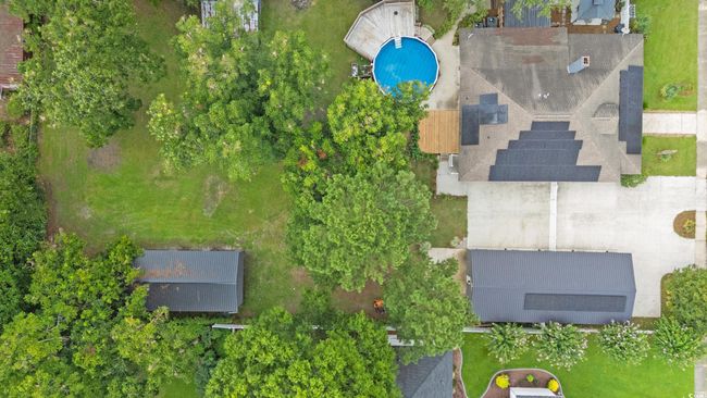 Aerial view of a pool | Image 39