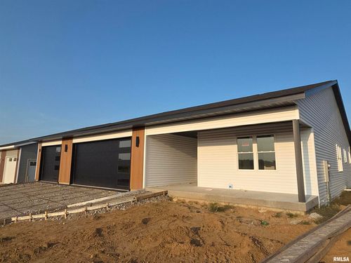 314 Crossroads Ave, Camanche, IA, 52730-1276 | Card Image