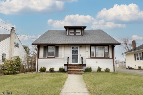 12 Highview Ave, Cedar Knolls, NJ, 07927-2002 | Card Image
