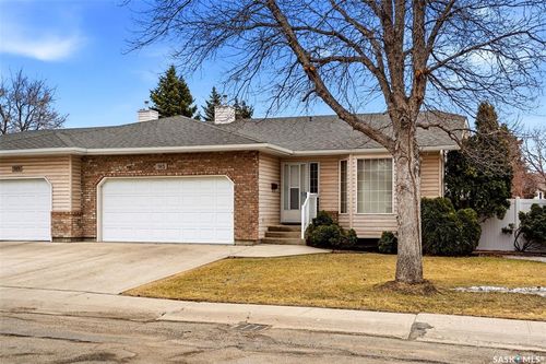 915 Garry Street N, Regina, SK, S4X2R6 | Card Image