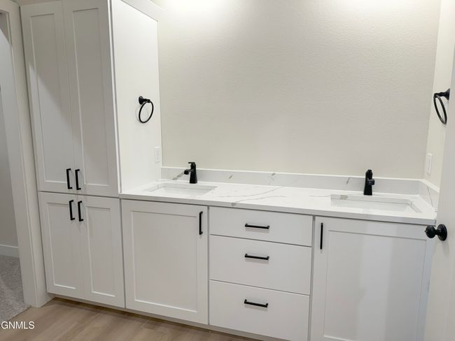 2912 Peach Tree Dr, Townhouse with 2 bedrooms, 2 bathrooms and null parking in Bismarck ND | Image 21