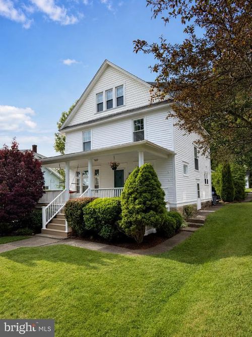 313 W Pine Ave, Kane, PA, 16735-1632 | Card Image