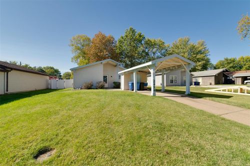 2414 Blue Heron Drive, Florissant, MO, 63031 | Card Image