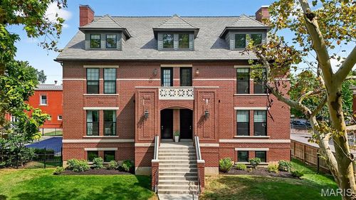 2e-4323 Westminster Pl, Saint Louis, MO, 63108-2623 | Card Image