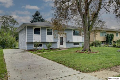 7723 Park View Blvd, La Vista, NE, 68128-3917 | Card Image