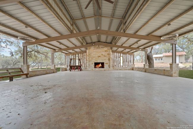 6005 W Ammann Rd, Home with 5 bedrooms, 5 bathrooms and null parking in Bulverde TX | Image 32