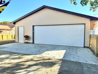 806 Pine Street, House other with 2 bedrooms, 1 bathrooms and null parking in LaPorte City IA | Image 3