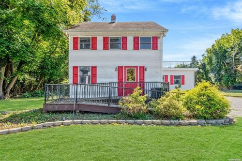 57190 Route 25, Southold, NY, 11971-4750 | Card Image