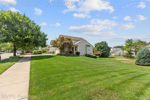 1649 Marshbank Dr, Pontiac, MI, 48340-1077 | Card Image