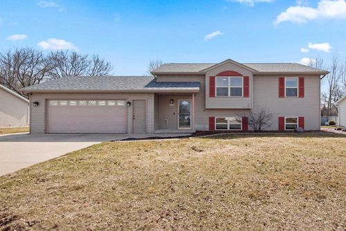 W6423 Rocky Mountain Drive, Greenville, WI, 54942 | Card Image