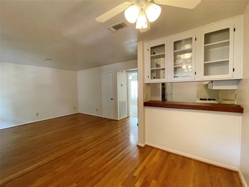 apt-9-3420 Mount Vernon St, Houston, TX, 77006-3841 | Card Image