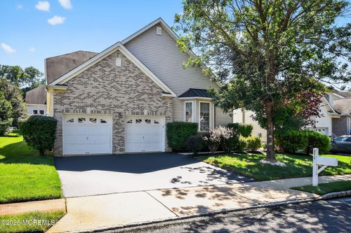 211 Bradwick Way, Marlboro, NJ, 07746-2472 | Card Image