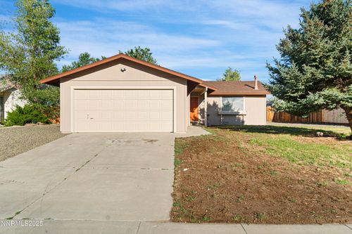 735 Lassen Way, Gardnerville, NV, 89460-8123 | Card Image
