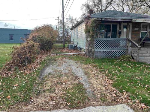 11568 Maxwell Ave, Warren, MI, 48089-3722 | Card Image