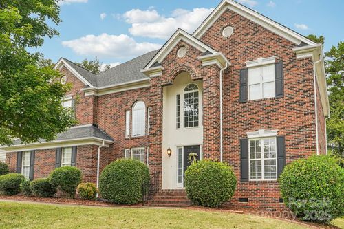 11111 Fountaingrove Dr, Charlotte, NC, 28262-7451 | Card Image