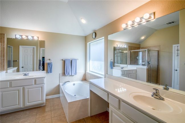 19321 Gale Meadow Dr, House other with 4 bedrooms, 3 bathrooms and 4 parking in Pflugerville TX | Image 7