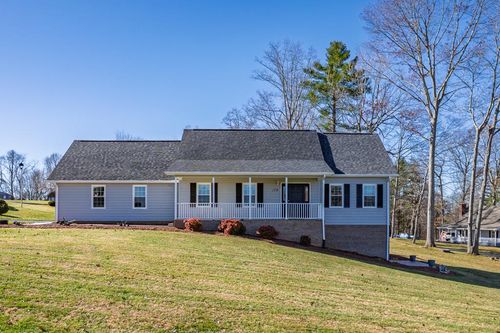 179 Commonwealth Rd, Galax, VA, 24333-6111 | Card Image