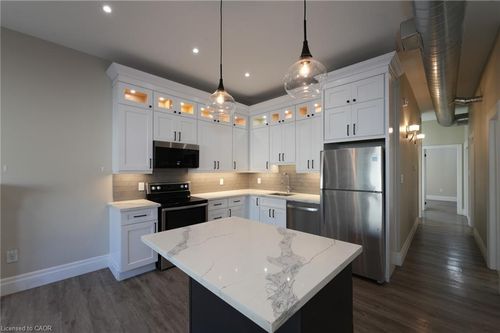 {{alt}} | Card Image