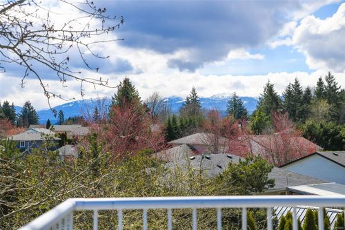 305a-698 Aspen Rd, Comox, BC, V9M3S9 | Card Image