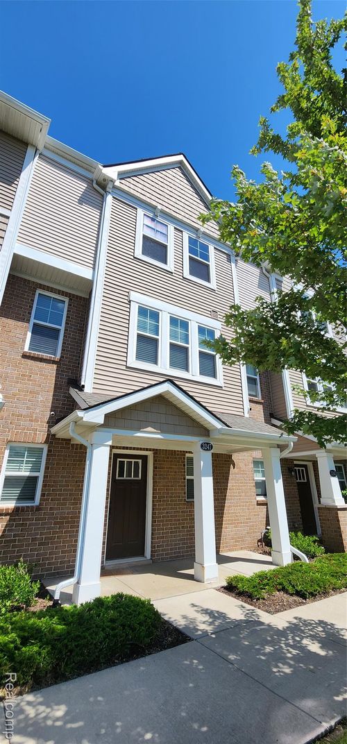 81-3247 Chambers W, Wixom, MI, 48393-4324 | Card Image