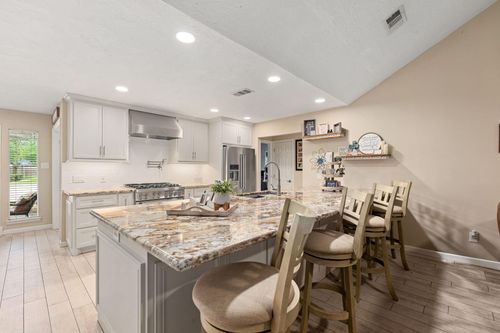 1103 Pinecroft Dr, Sugar Land, TX, 77498-2636 | Card Image
