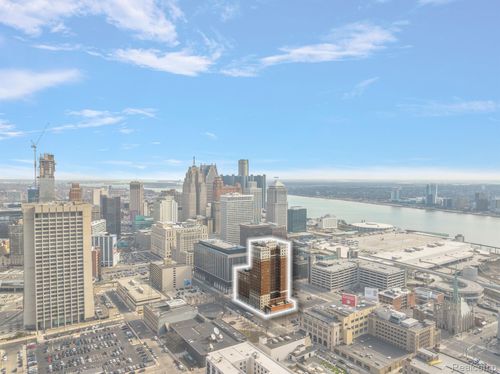 20c-525 W Lafayette Blvd, Detroit, MI, 48226-3122 | Card Image