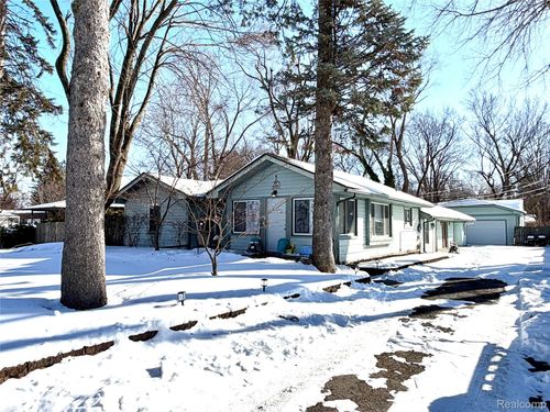 5336 Mansfield Ave, Sterling Heights, MI, 48310-5742 | Card Image