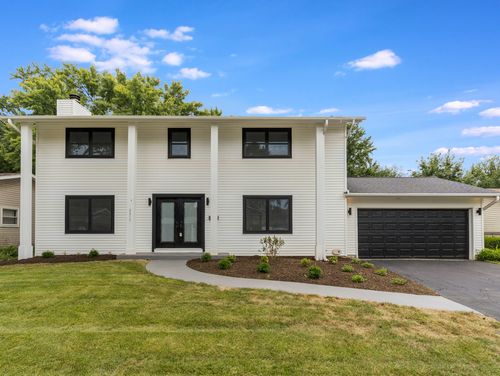 6013 Perry Dr, Woodridge, IL, 60517-1131 | Card Image