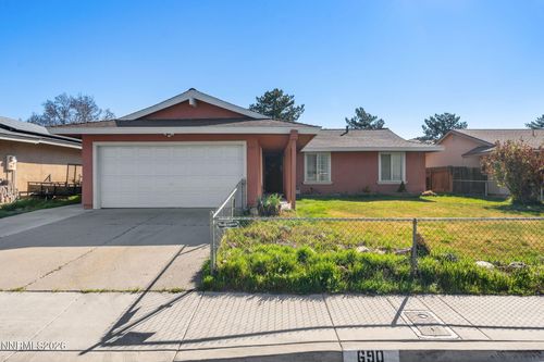 690 Lyyski St, Sparks, NV, 89431-4559 | Card Image